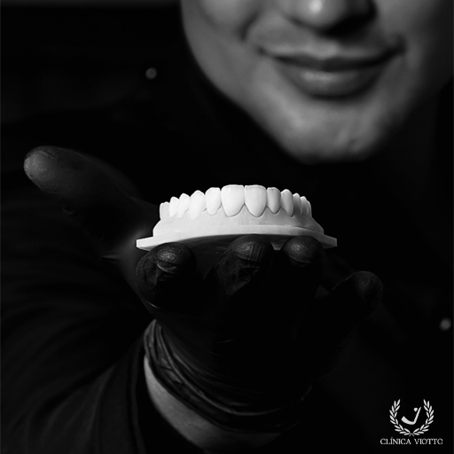 Dr. Roberto Viotto Facetas